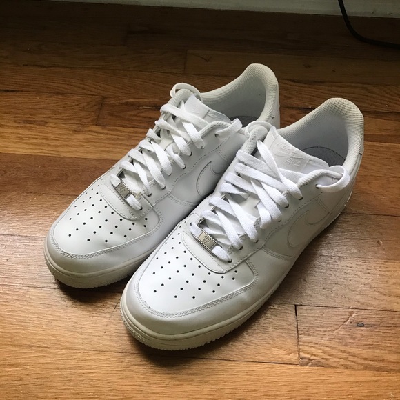 how to clean the soles of air force ones